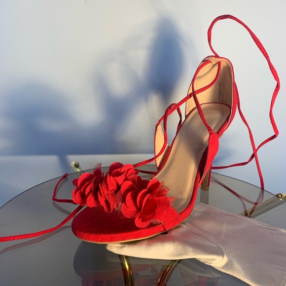 Magenta heels with wrap around tie - Picture 2 of 3